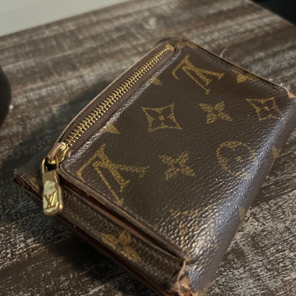 Vintage Louis Vuitton Koala wallet - Picture 6 of 10